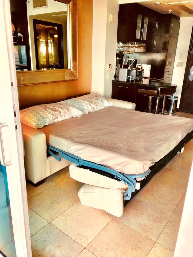 Apartment At De Soleil Hotel On Ocean Drive マイアミビーチ エクステリア 写真